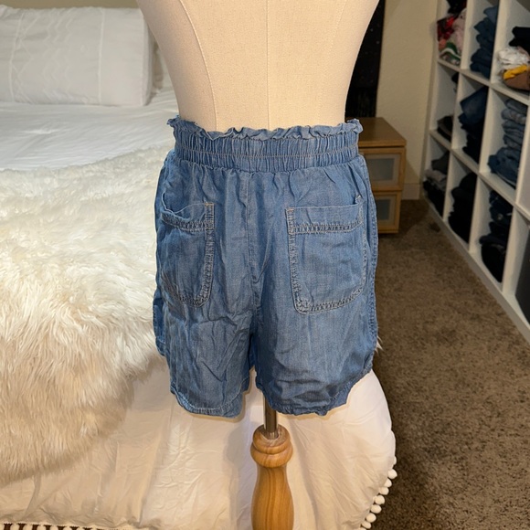Knox Rose | Paper Bag Tie Elastic High Waisted Chambray Denim Look Shorts - Picture 4 of 15